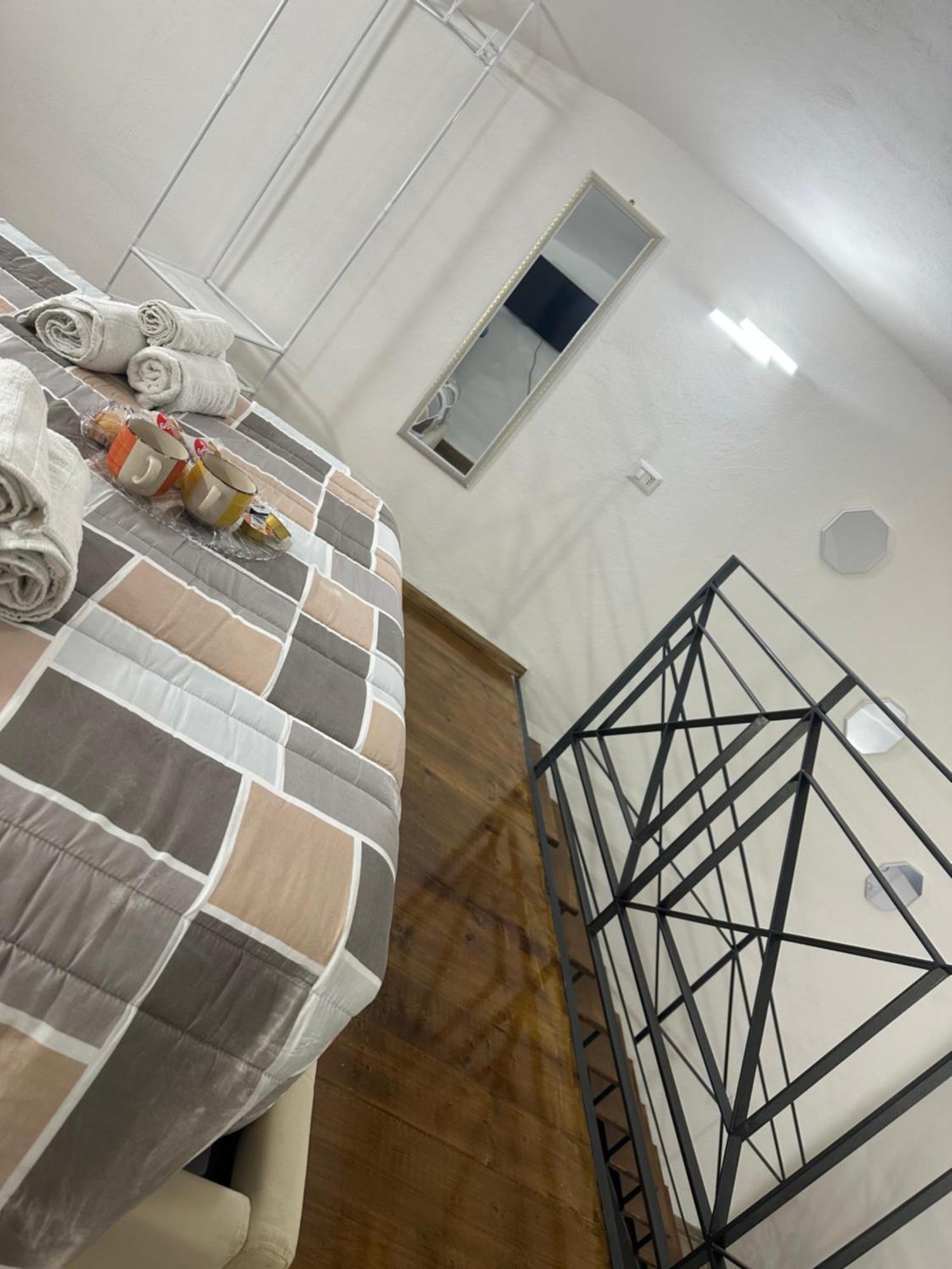 Apartamento Aurora House Nápoles Exterior foto